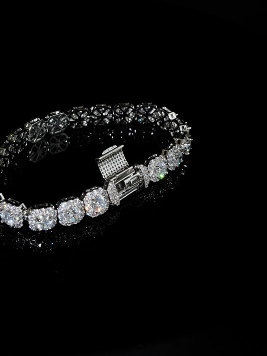 DIAMOND HALO BRACELET