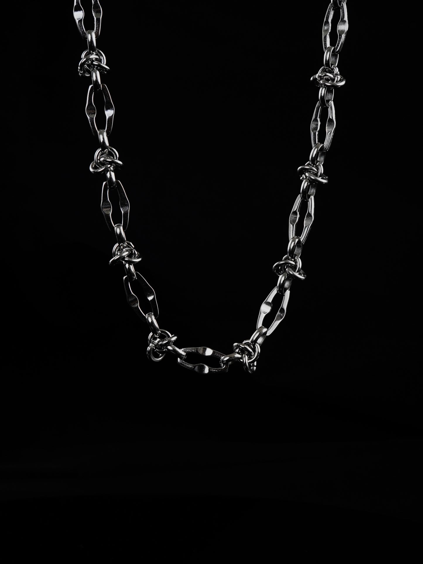 THORN NECKLACE