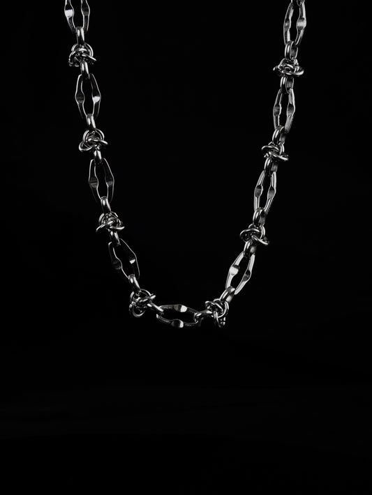 THORN NECKLACE