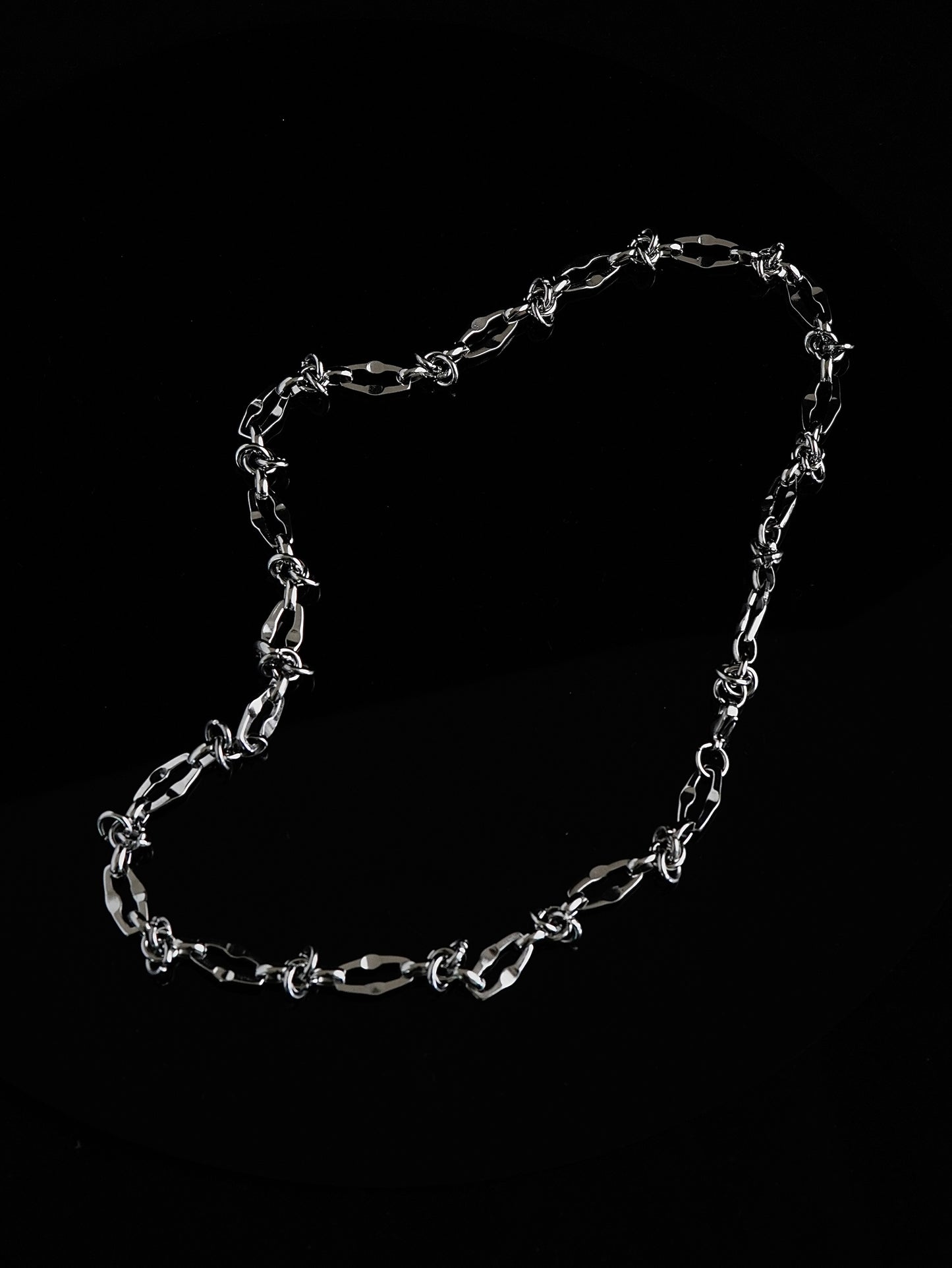 THORN NECKLACE