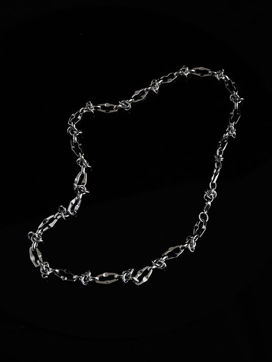 THORN NECKLACE