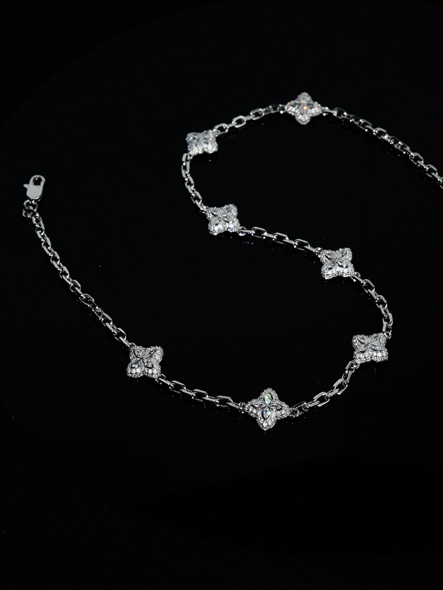 WHITE ICE CLOVER