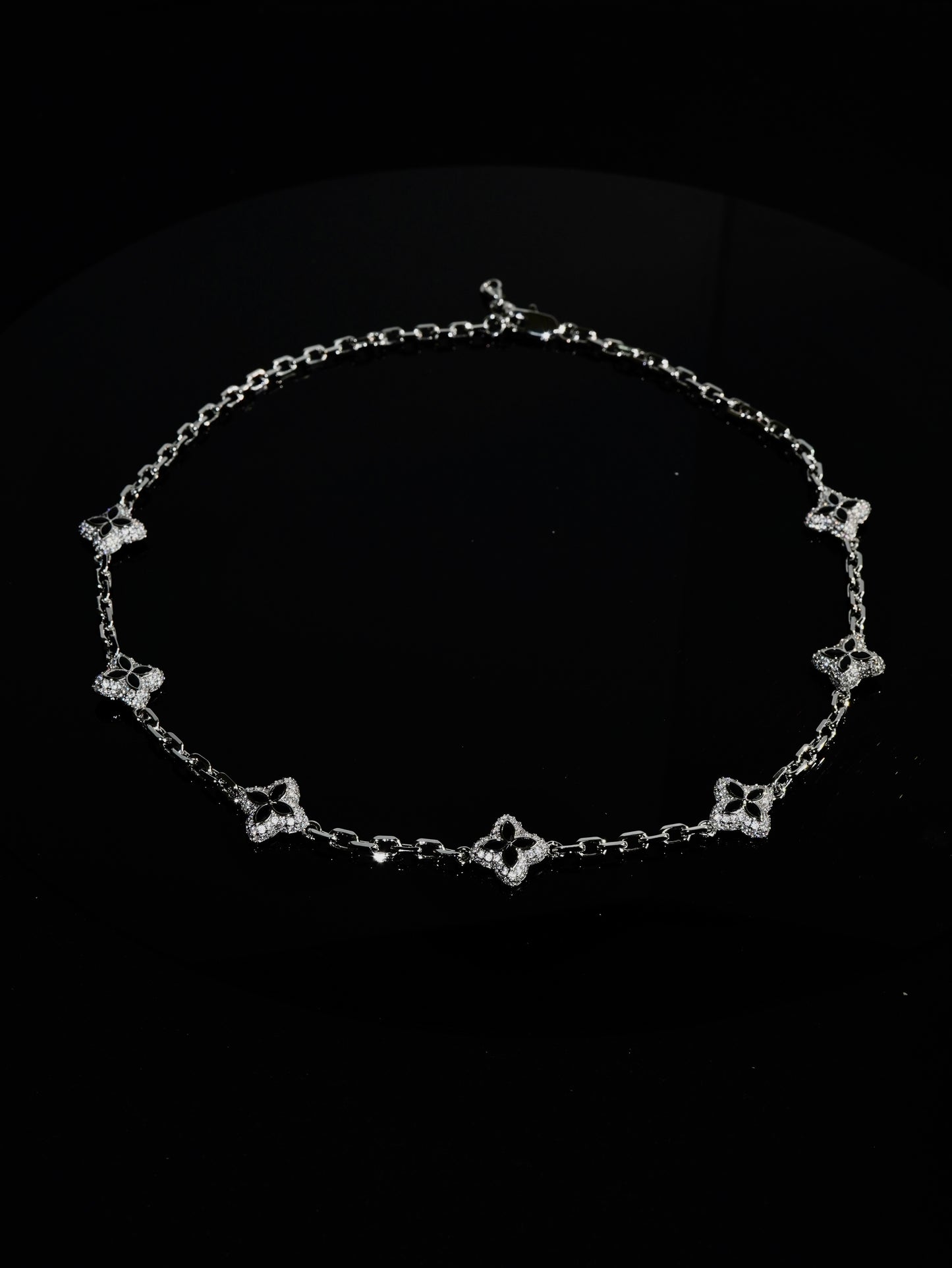 BLACK ICE CLOVER