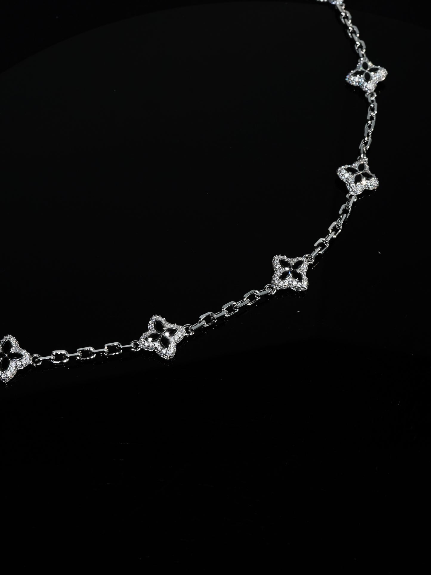 BLACK ICE CLOVER