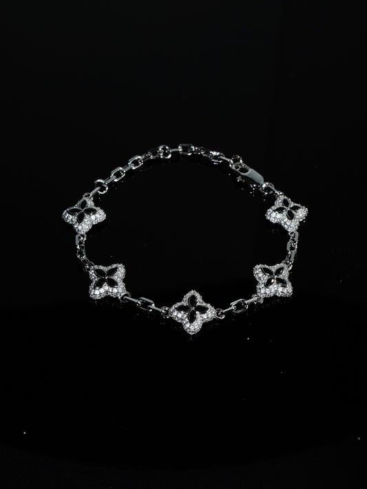 BLACK ICE CLOVER BRACELET