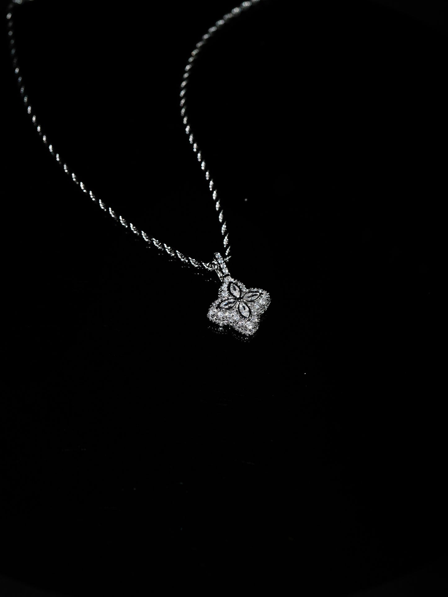 WHITE ICE CLOVER