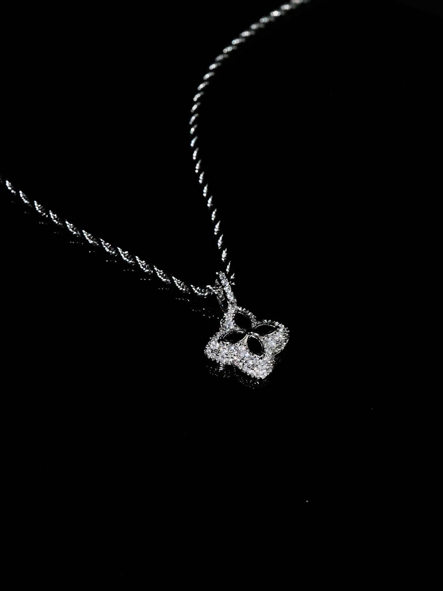 BLACK ICE CLOVER